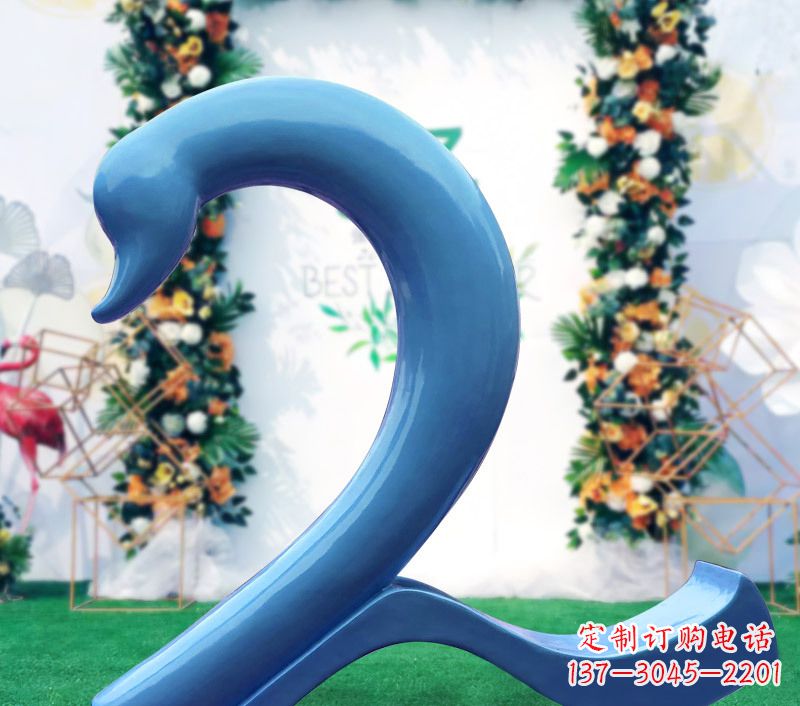 武汉玻璃钢爱心天鹅雕塑