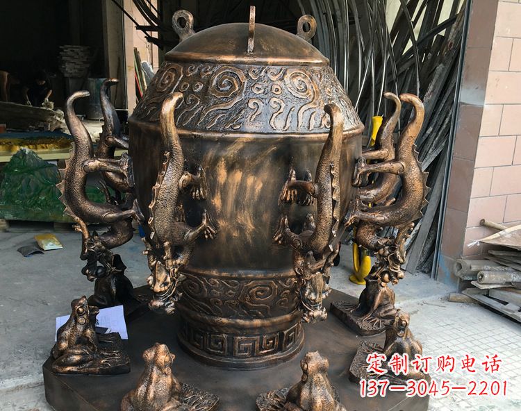 武汉玻璃钢仿铜地动仪雕塑中国古代文化精髓