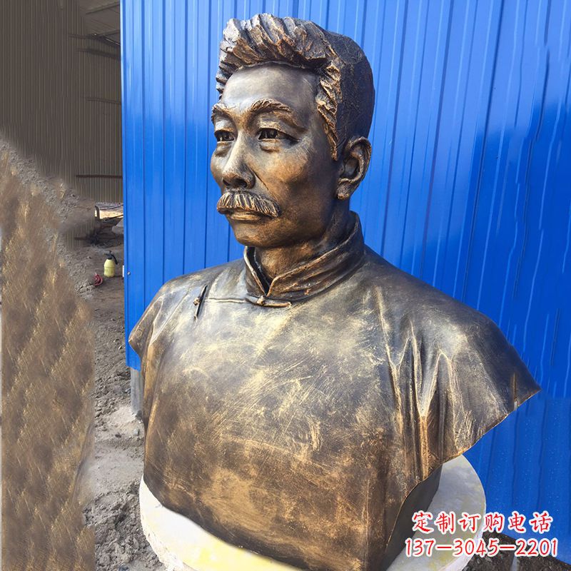 武汉鲁迅雕塑传承伟大的文学遗产