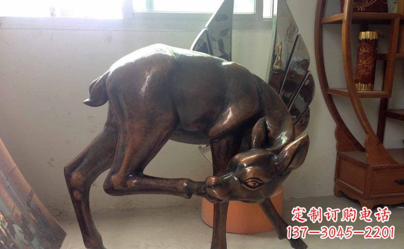 武汉玻璃钢小鹿仿铜动物雕塑