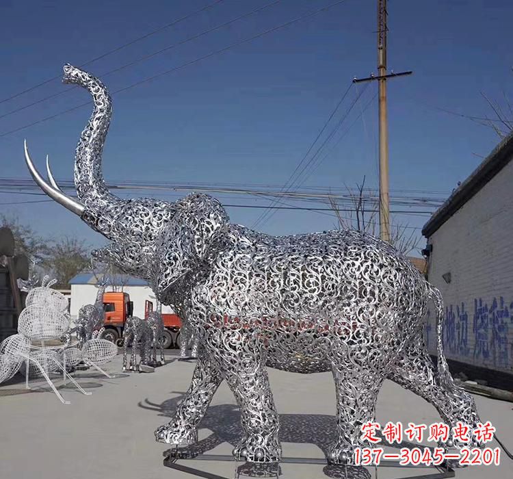 武汉不锈钢大象雕塑象征力量与美丽