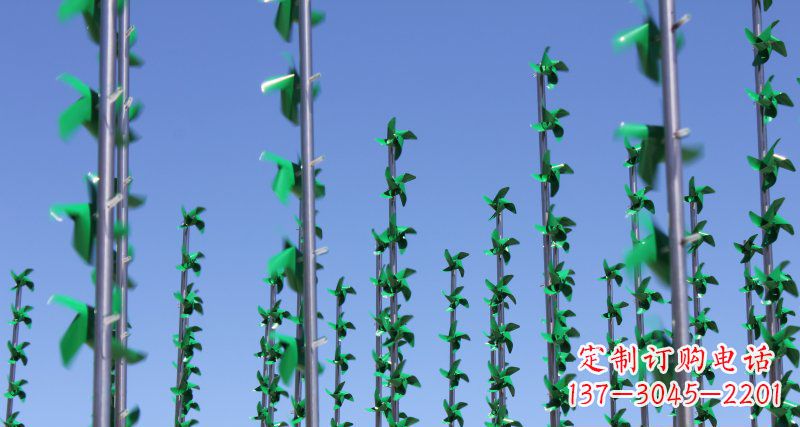 武汉螺旋风车给广场景观带来的旋转欢乐