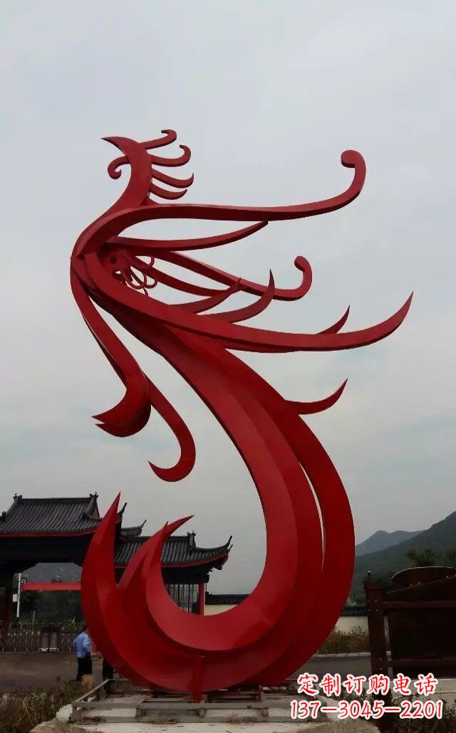 武汉凤凰雕塑象征着和平与繁荣