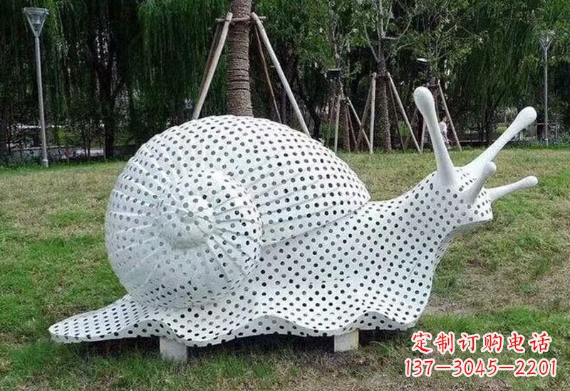 武汉不锈钢公园里的蜗牛雕塑