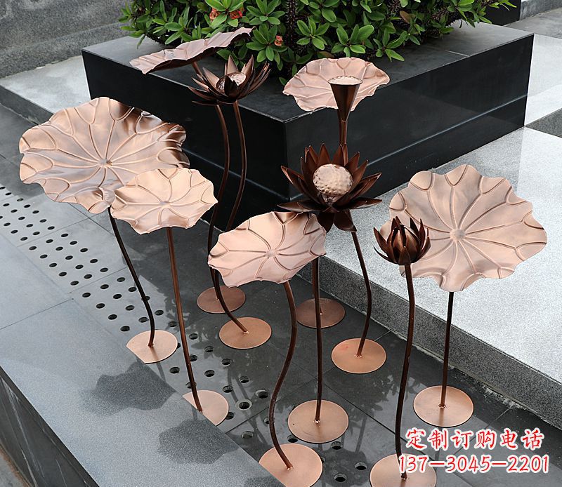 武汉不锈钢古铜色荷花雕塑传承传统文化的精美艺术品