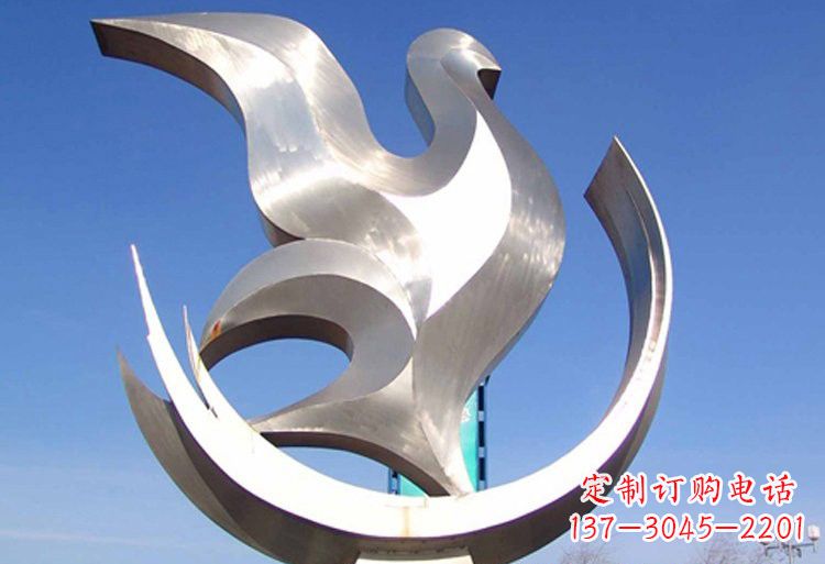 武汉不锈钢鸽子雕塑美丽的象征