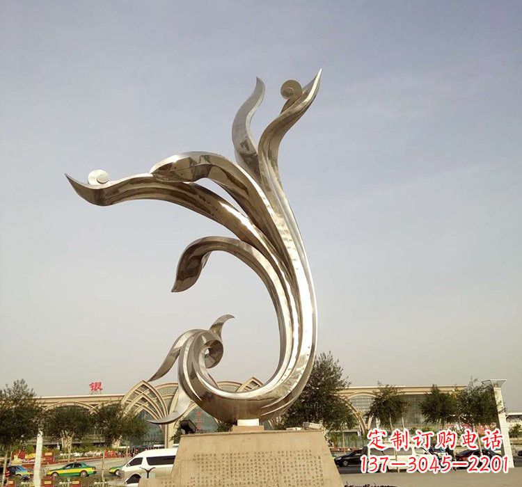 武汉凤凰雕塑,让不锈钢广场更加精彩