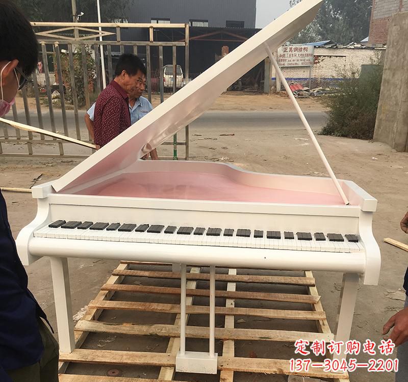 武汉不锈钢钢琴雕塑融合音乐与艺术的完美结合