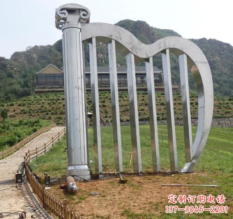 武汉不锈钢竖琴雕塑——雕塑艺术的精粹