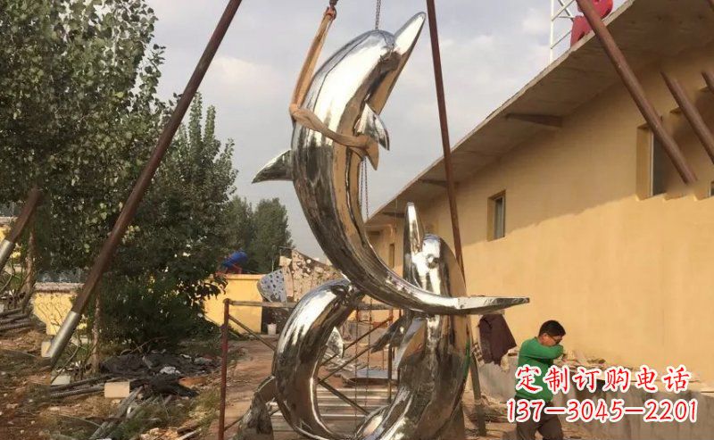 武汉不锈钢海豚雕塑美丽而又神秘