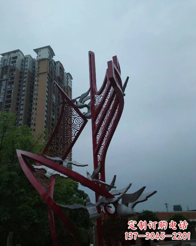 武汉不锈钢祥云纹船帆雕塑