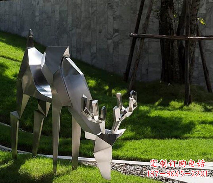 武汉不锈钢几何动物雕塑——点缀鹿公园美景