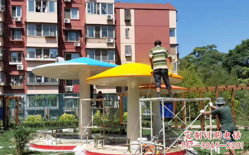 武汉不锈钢蘑菇凉亭——精美雕塑点缀绿意