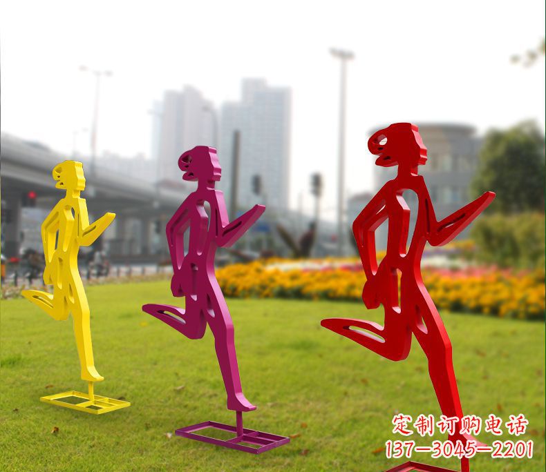 武汉勇敢奔跑的女性雕塑
