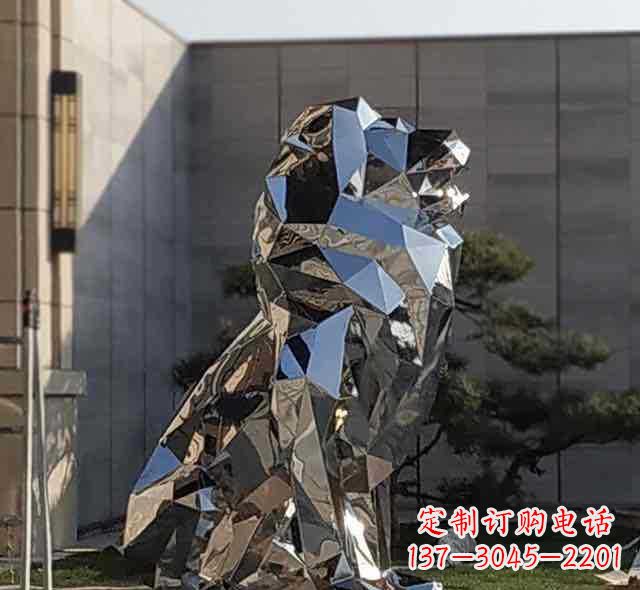 武汉不锈钢狮子雕塑象征力量与美丽
