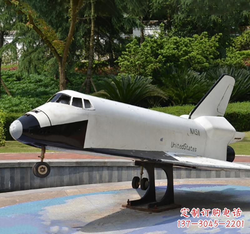 武汉不锈钢飞机雕塑给空中增添梦幻氛围