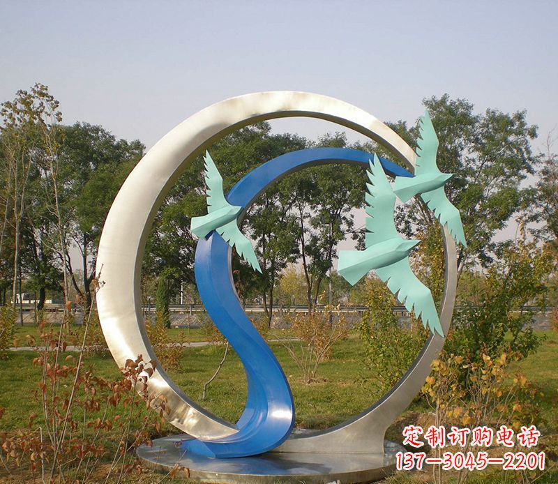 武汉不锈钢圆环雕塑精致而优雅
