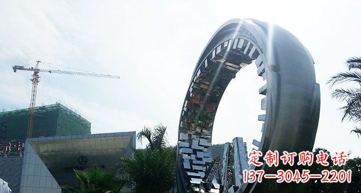 武汉美丽而优雅的不锈钢圆环雕塑