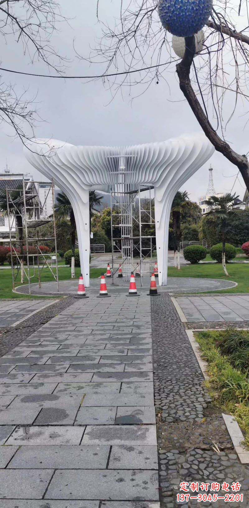 武汉抽象拱门不锈钢雕塑
