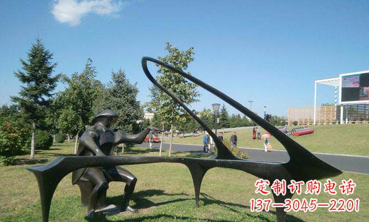 武汉抽象人物弹钢琴铜雕