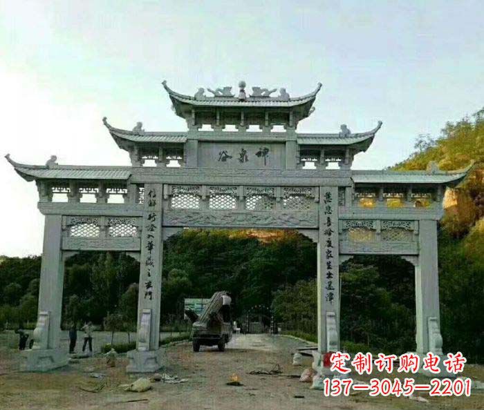 武汉村口石雕牌楼千百年文化瑰宝
