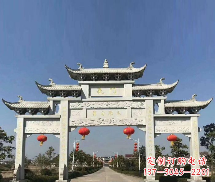 武汉传承百年,村口牌楼雕塑的历史
