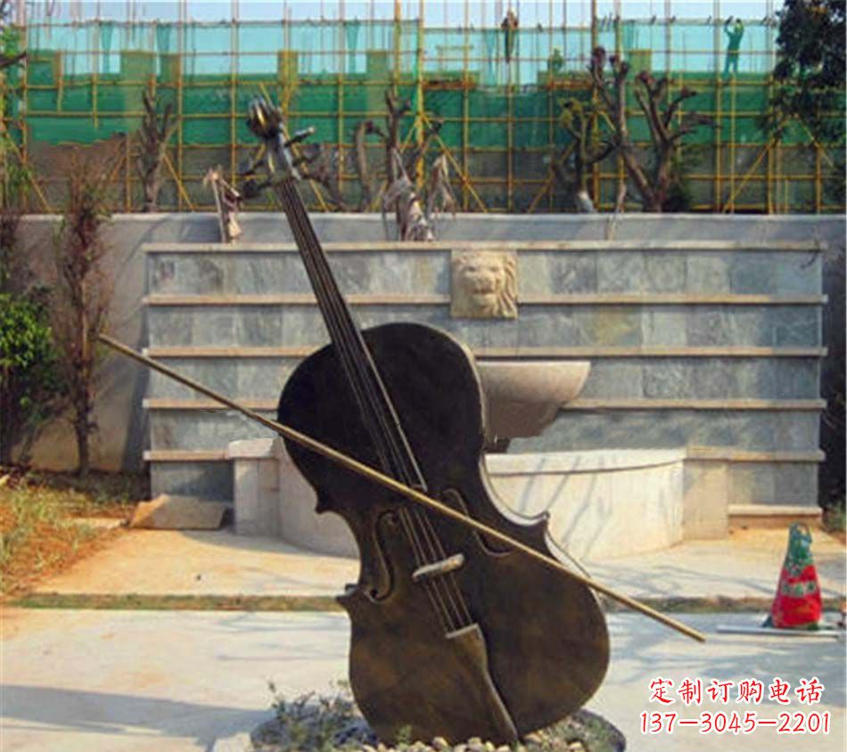 武汉大提琴铜雕