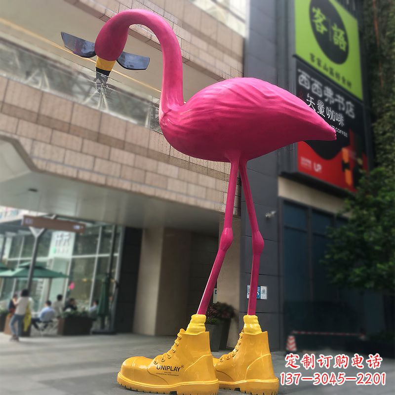 武汉精美多彩的火烈鸟雕塑