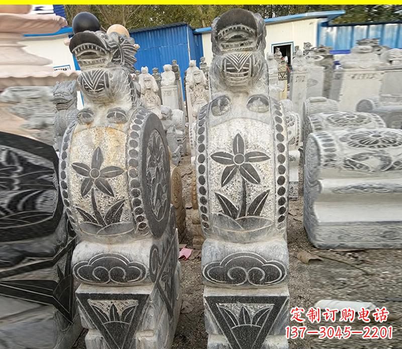 武汉仿古石门墩雕塑，传承历史文化