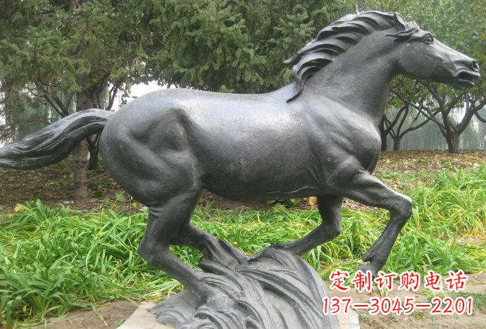 武汉奔马铜雕—精美雕塑处处闪耀灿烂光彩