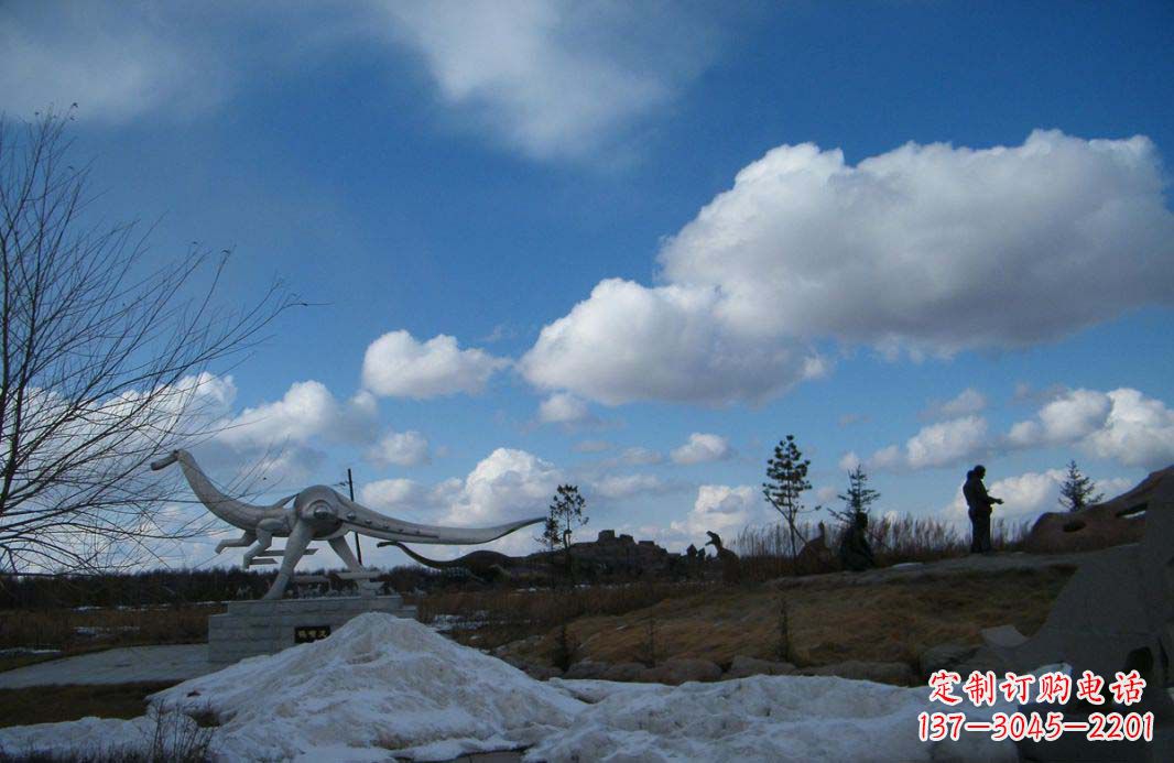 武汉非凡巨兽——不锈钢抽象恐龙雕塑