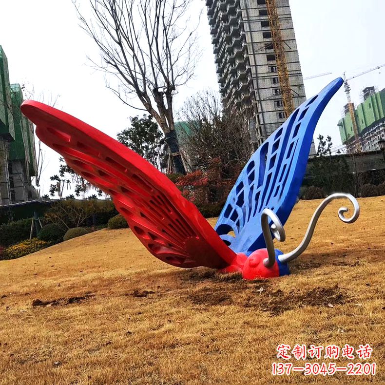 武汉万炫汇蝴蝶雕塑 ——精心雕刻,花样翩翩