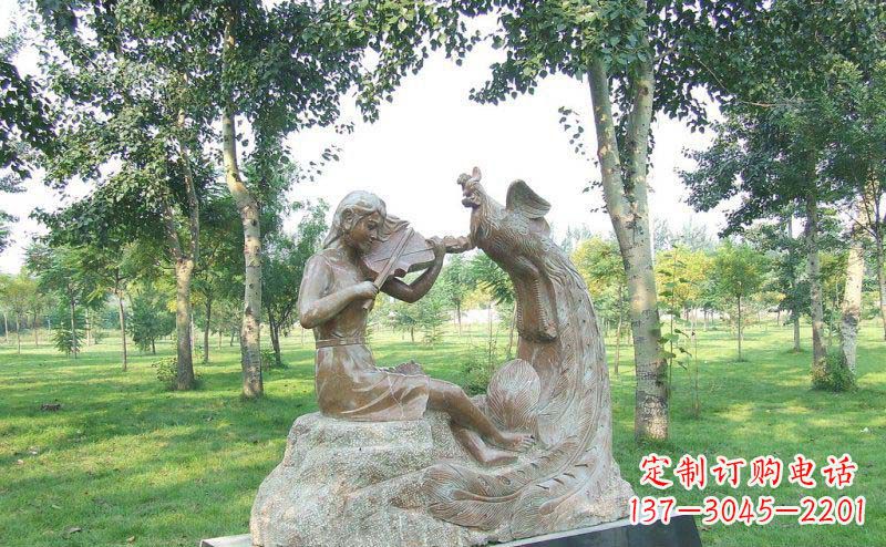 武汉公园拉小提琴的女孩和凤凰景观铜雕