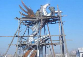 武汉不锈钢飞马雕塑，给广场一个灵动之美