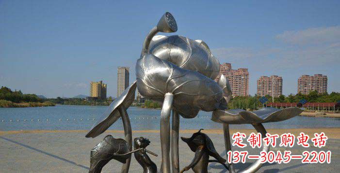 武汉广场不锈钢莲蓬莲叶和青蛙雕塑