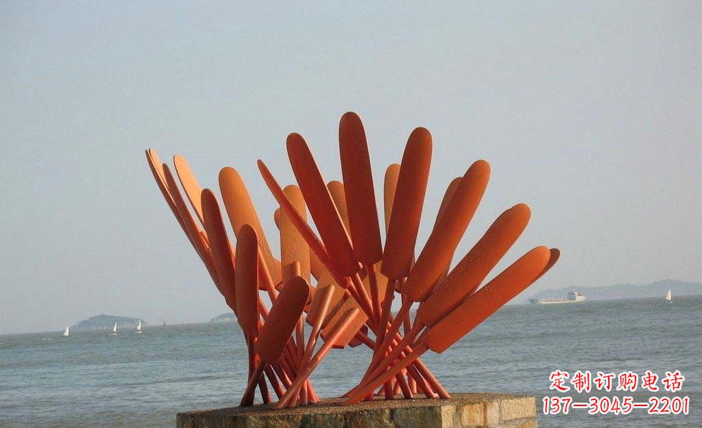 武汉卓越海边,不锈钢抽象船桨雕塑