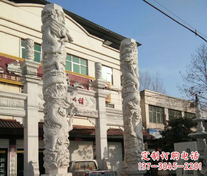武汉汇聚古灵神韵的大理石龙柱雕塑
