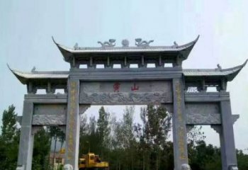 武汉景区三门石雕牌楼，是一种典型的古典建筑风…