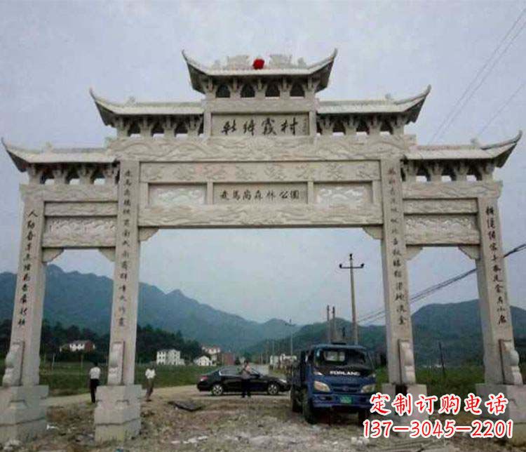 武汉三门牌坊石雕:细节讲究处处把精雕细琢