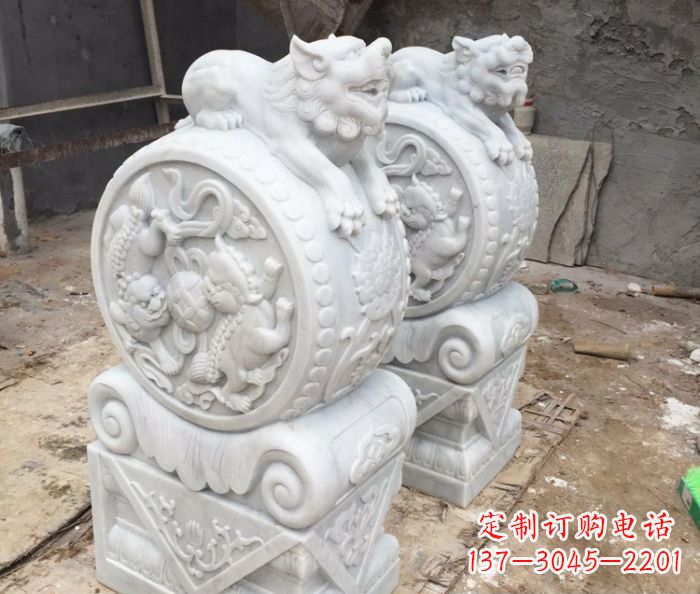 武汉中领雕塑领先制作狮子抱鼓石门墩