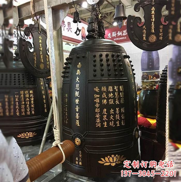 武汉寺院挂钟铜雕塑