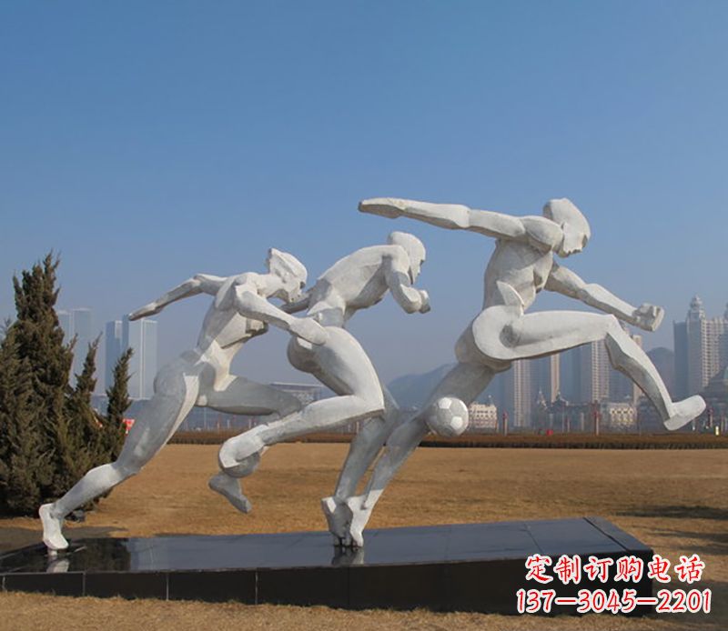 武汉踢足球不锈钢运动雕塑