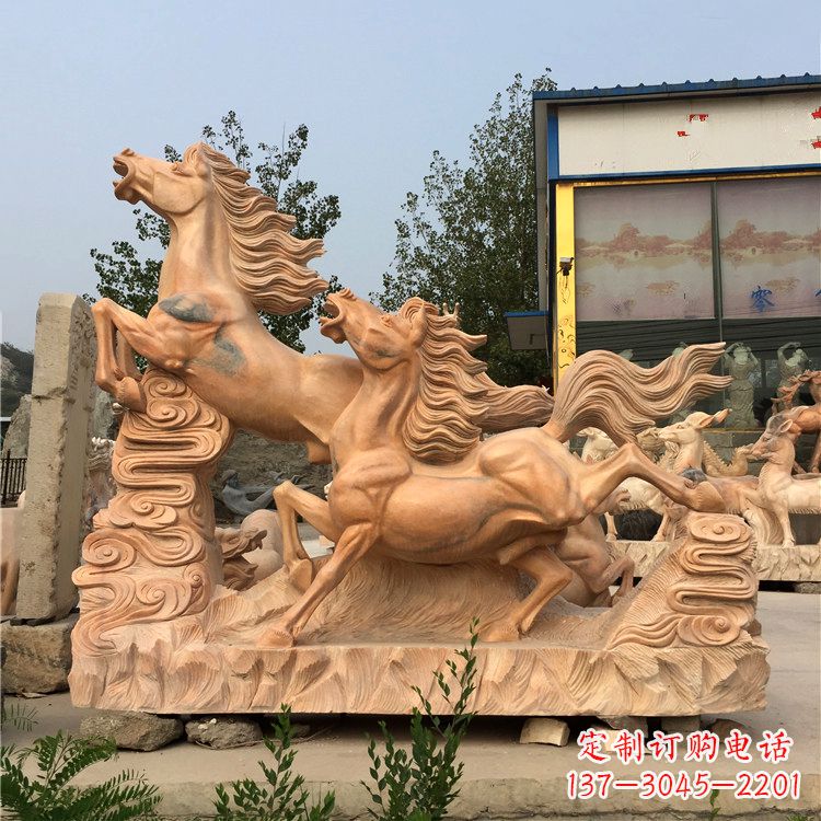 武汉晚霞红奔马群雕