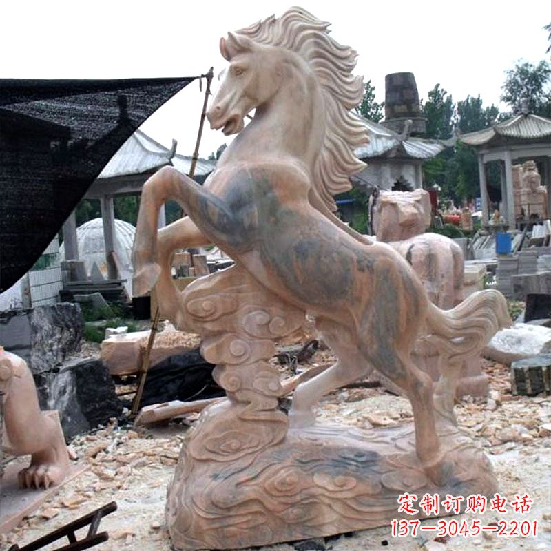武汉晚霞红石雕马生肖动物雕塑