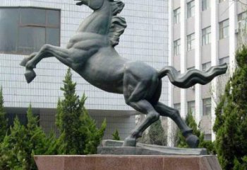 武汉青铜奔马精美雕塑是钜鹰中领雕塑推出的一款…