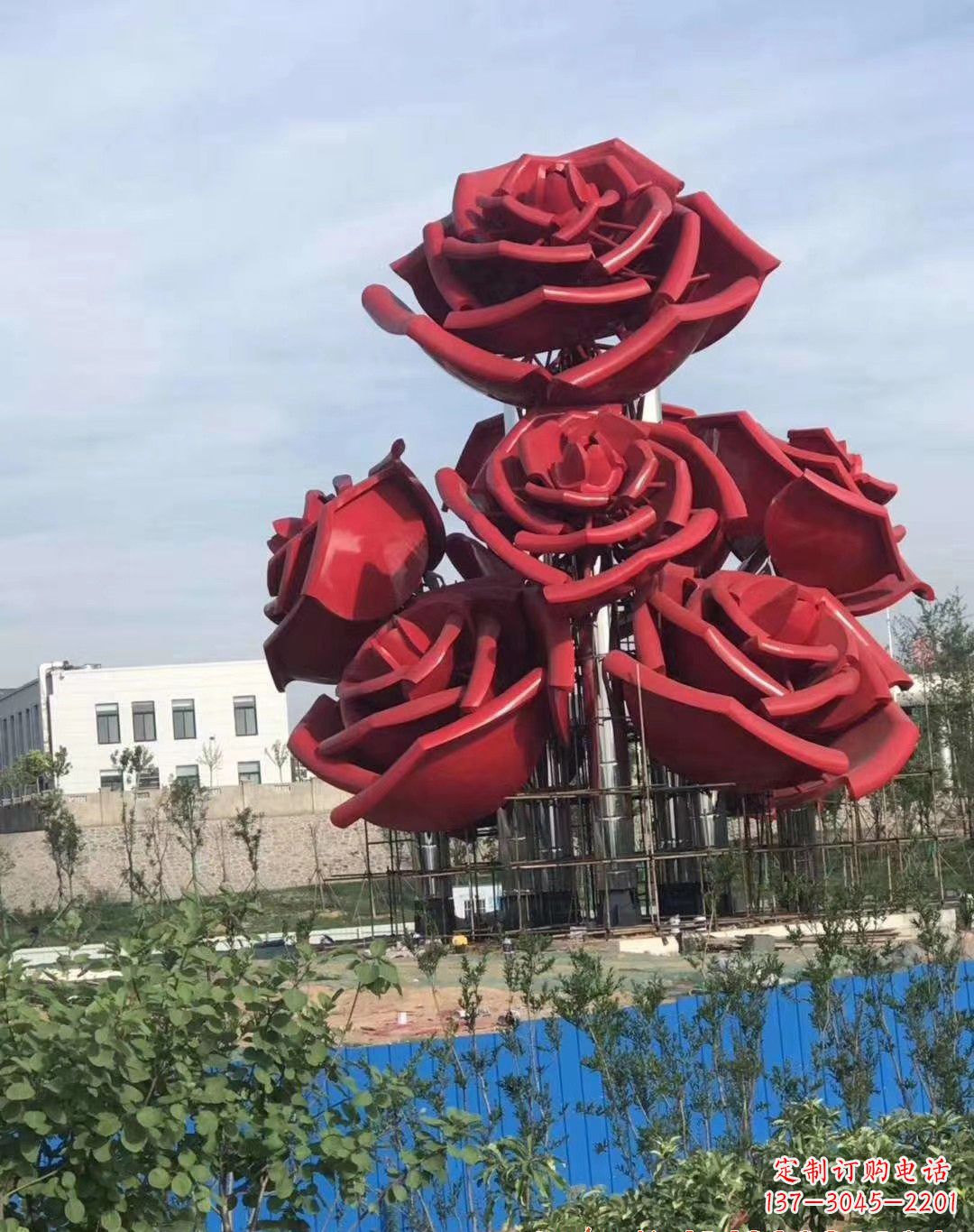 武汉玫瑰花雕塑-广场创意不锈钢红色玫瑰花雕塑
